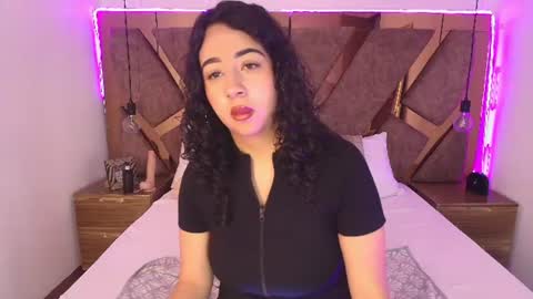 Bella Swwan  online show from June 30, 1:10 pm