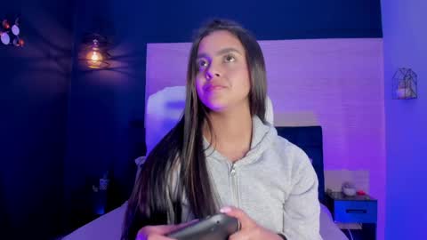 BELLA online show from April 8, 9:40 pm