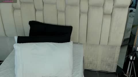 bellaboobs_ online show from March 24, 8:48 pm