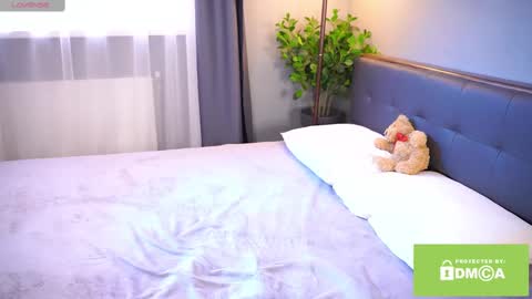 Bella I took a vacation and Ill be back on December 18th So dont lose me To keep in touch I have a TG -  you can find below online show from February 24, 10:48 am