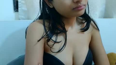 bellacrystall online show from March 8, 4:16 am