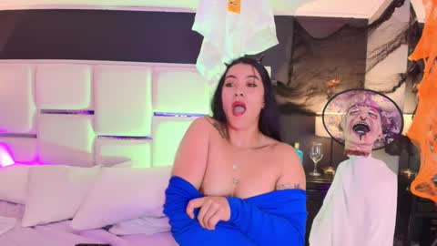 Bella online show from October 30, 2:17 pm