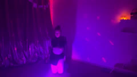 BellaFoxTop online show from March 4, 5:32 pm