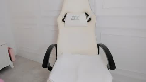 Bella online show from April 3, 3:35 am