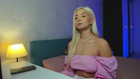 Bella online show from April 19, 2:34 am