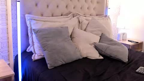 Bella Nix big tits online show from November 15, 4:47 am