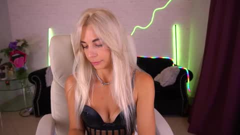 Snapshot of bellarayyy chatting on September 10, 8:10 pm Bella online show from September 10, 8:10 pm