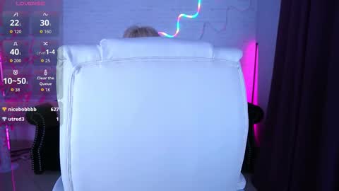 Bella online show from February 9, 2:15 am