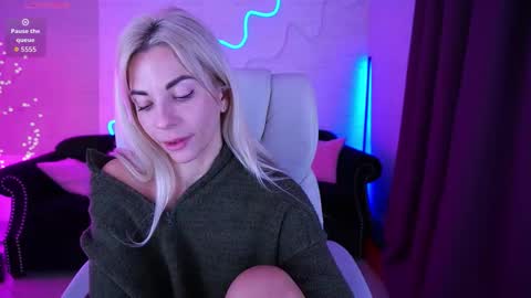 Bella online show from February 7, 1:19 am