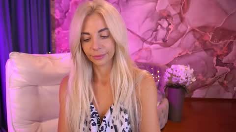 Snapshot of bellarayyy chatting on September 11, 10:00 pm Bella online show from September 11, 10:00 pm