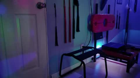 Bellaskeykeeper online show from April 18, 10:17 am