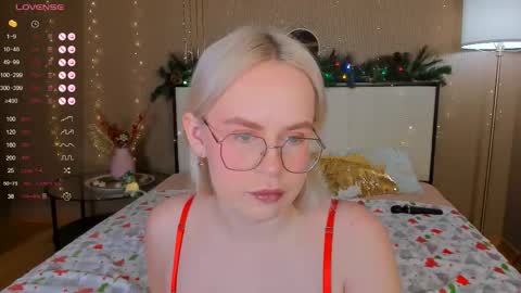 Bella online show from December 15, 1:23 am