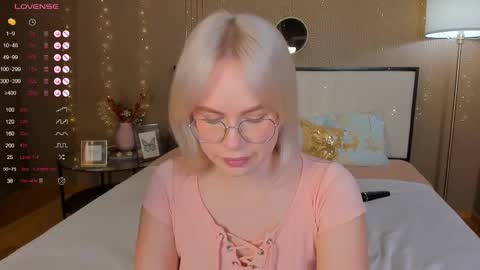 Bella online show from December 1, 1:36 am