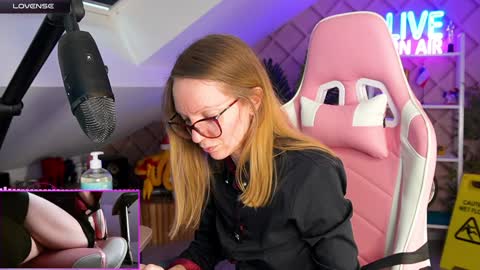 Alice online show from January 20, 1:42 pm