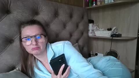 Snapshot of belleamiee chatting on October 1, 1:32 pm Amelia online show from October 1, 1:32 pm
