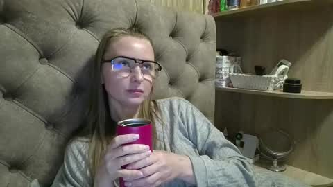 Snapshot of belleamiee chatting on October 4, 6:17 pm Amelia online show from October 4, 6:17 pm