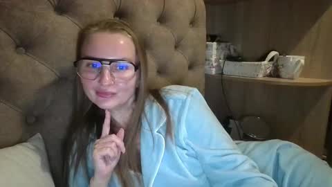 Snapshot of belleamiee chatting on October 16, 5:12 pm Amelia online show from October 16, 5:12 pm