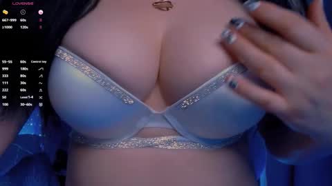 Snapshot of bellelovexx chatting on September 27, 11:13 pm Hello I am kind friendly and cute girl online show from September 27, 11:13 pm
