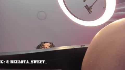 Snapshot of bellota_sweet chatting on December 23, 1:40 am  Bella  online show from December 23, 1:40 am