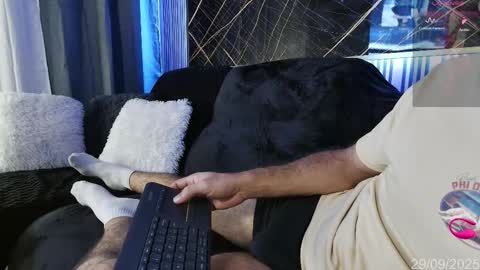 Snapshot of ben_blaze chatting on September 29, 8:02 am BEN online show from September 29, 8:02 am