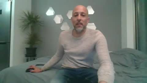 benbare13 online show from February 20, 5:09 pm