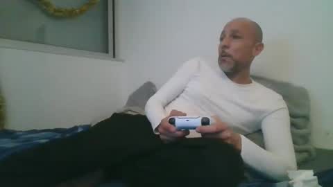 benbare13 online show from December 25, 11:31 pm