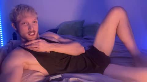 bendoverxo online show from February 14, 2:47 am