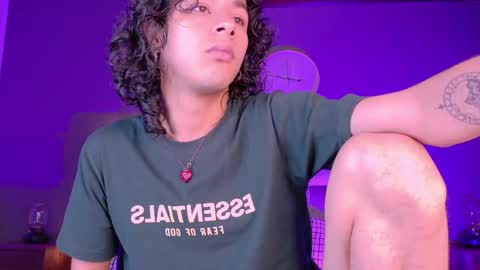 Snapshot of benjifiore_ chatting on October 16, 10:52 pm BENJI FIORE online show from October 16, 10:52 pm