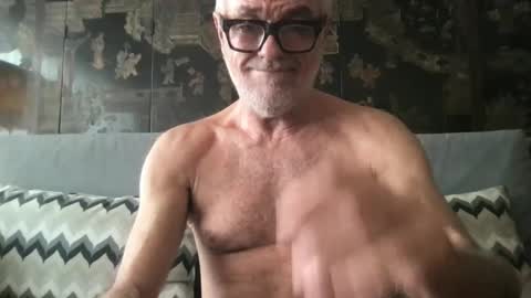Snapshot of benlamat chatting on October 11, 2:32 pm Hot Ben online show from October 11, 2:32 pm