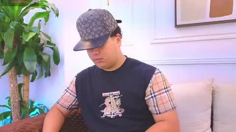 bennett_alejoo online show from May 31, 7:48 pm
