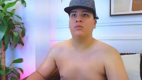 bennett_alejoo online show from March 18, 7:09 pm