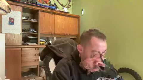 benochau online show from March 27, 9:10 am