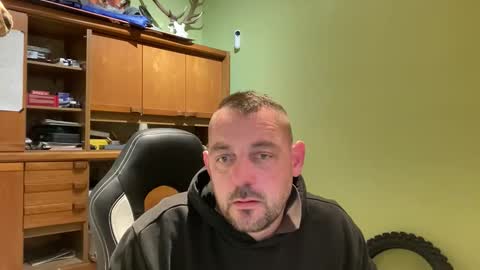 benochau online show from April 18, 4:14 am