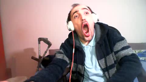 bentish online show from February 14, 8:15 pm