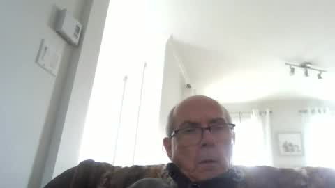 bernard1102 online show from May 6, 6:58 pm