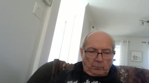 bernard1102 online show from May 8, 1:17 pm