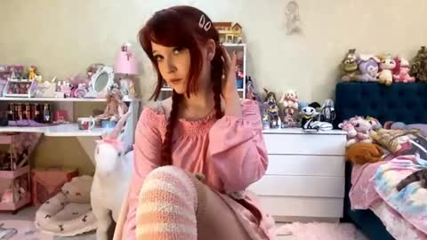 Eva  online show from April 14, 7:55 am