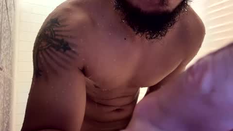 Snapshot of berriess_ chatting on December 9, 2:24 am berriess_ online show from December 9, 2:24 am