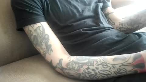 Snapshot of bertdollaz757 chatting on February 9, 5:43 pm ToxicPipe757 online show from February 9, 5:43 pm
