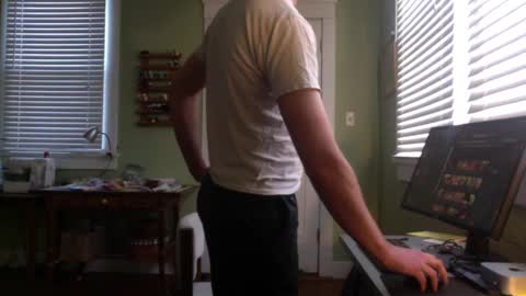 Snapshot of best_triam chatting on January 1, 8:26 pm best_triam online show from January 1, 8:26 pm