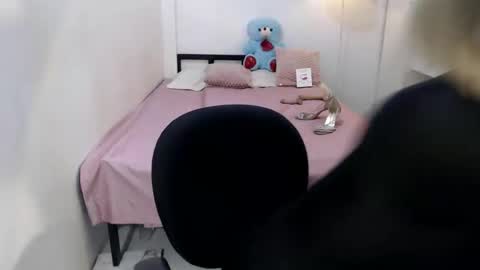 bestgirljulia online show from September 20, 8:17 am