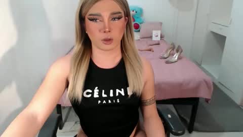 bestgirljulia online show from September 19, 5:33 am