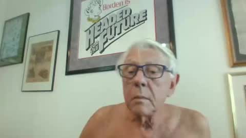 Snapshot of bestshot1951 chatting on October 9, 7:19 pm bestshot1951 online show from October 9, 7:19 pm