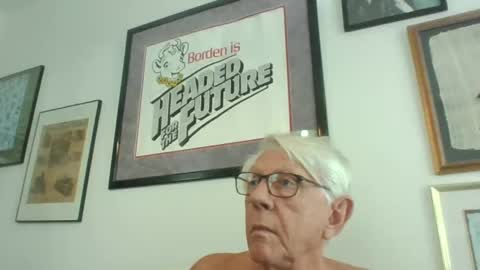 Snapshot of bestshot1951 chatting on September 18, 4:33 pm bestshot1951 online show from September 18, 4:33 pm