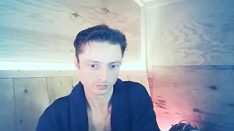 Snapshot of beukenstein chatting on January 13, 12:09 am . online show from January 13, 12:09 am