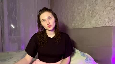 Sophie online show from April 12, 5:06 pm