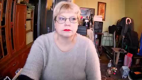 BeverlyQCynia online show from January 17, 12:47 pm