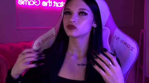 Beverly online show from February 20, 10:48 am