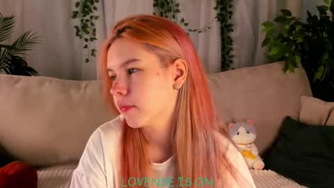 Snapshot of bezuya chatting on October 9, 1:11 am Eliz online show from October 9, 1:11 am
