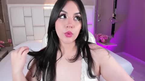 Snapshot of biancax_ chatting on September 19, 3:32 am Hi Im Bianca online show from September 19, 3:32 am